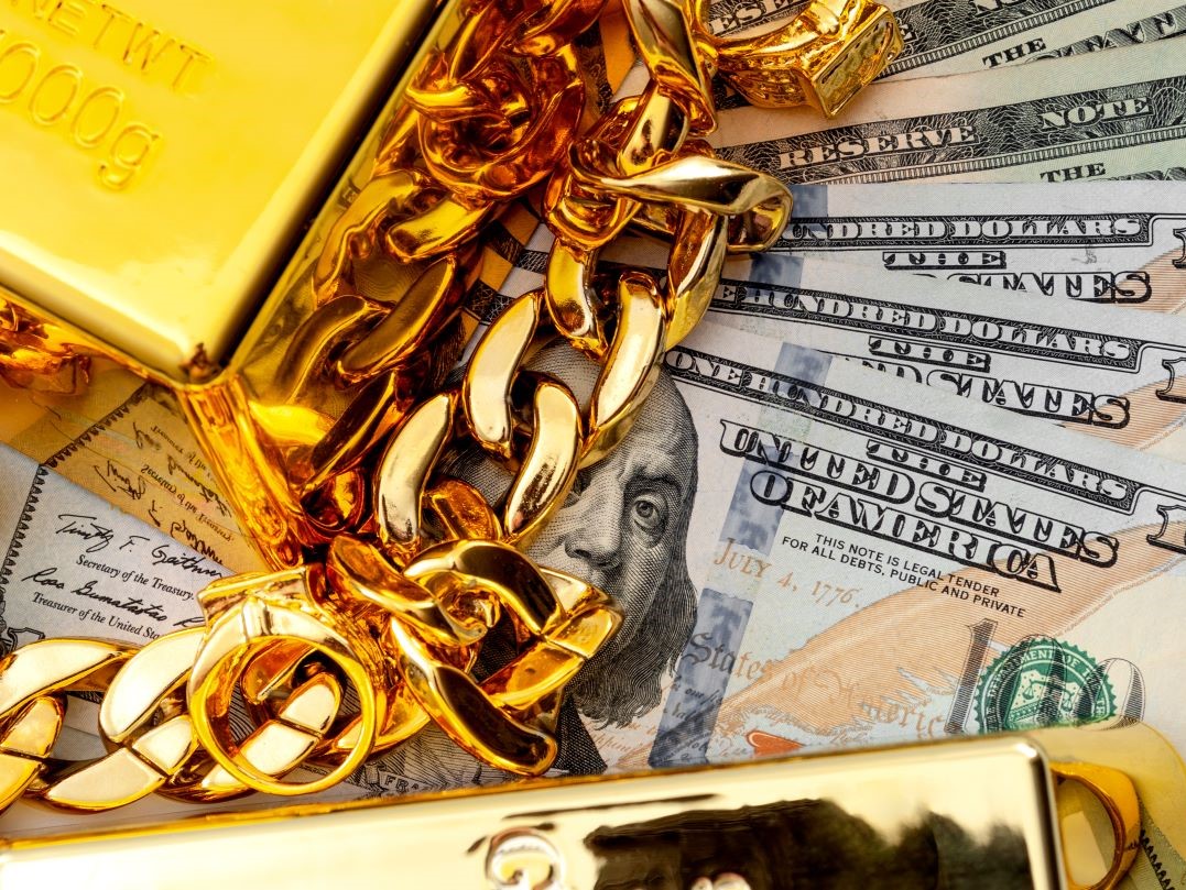 Learn how to sell or pawn your gold for fast cash.