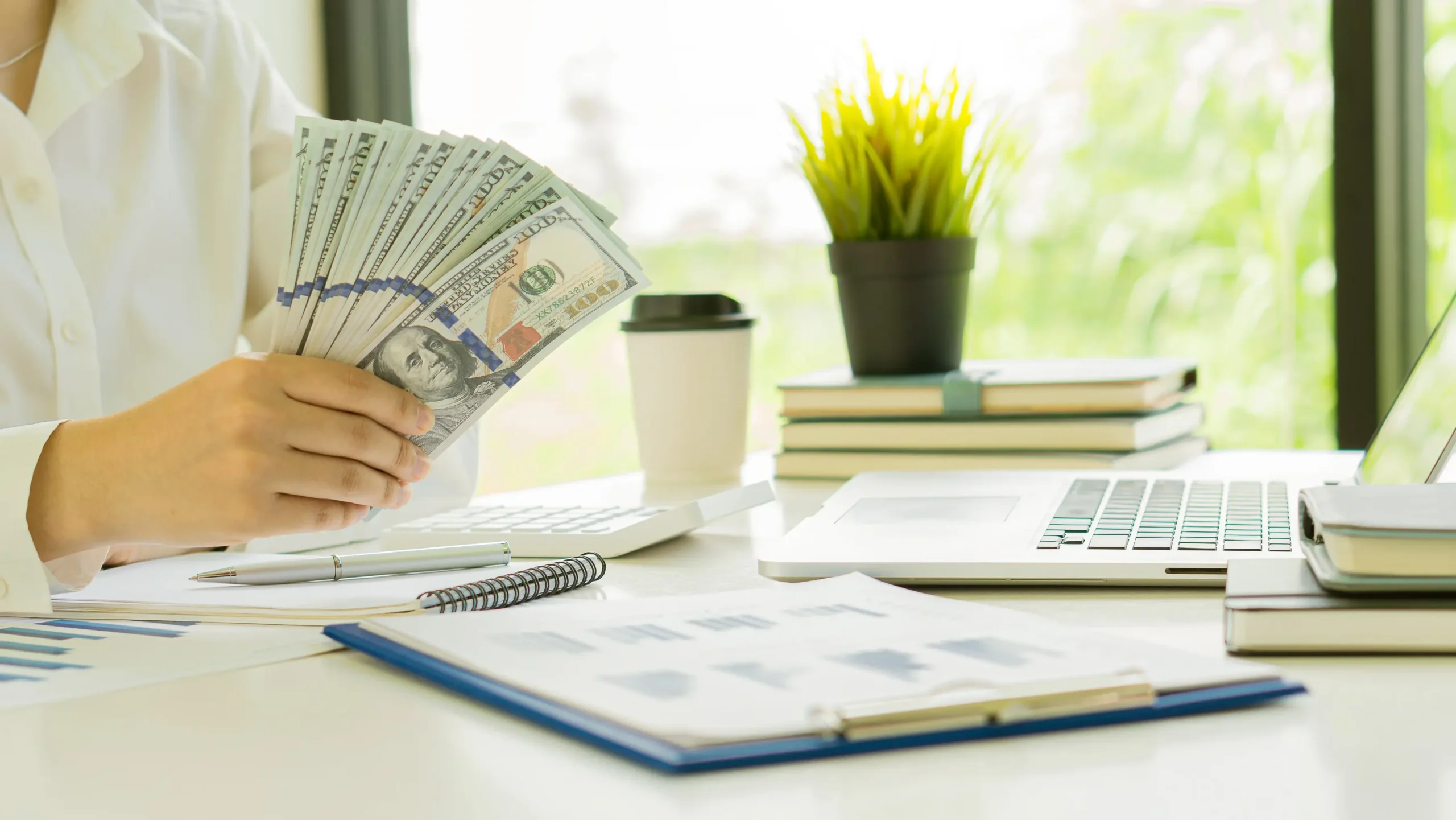 Receiving fast cash from luxury asset-based collateral loan at Qollateral