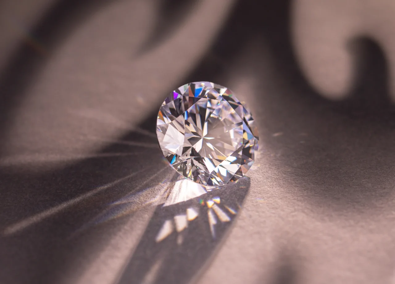 Round brilliant diamond used for high-value collateral loan at Qollateral.